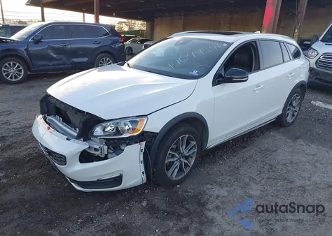 2018 Volvo V60 Cross Country T5 from USA, damaged, VIN YV440MWK7J2056800